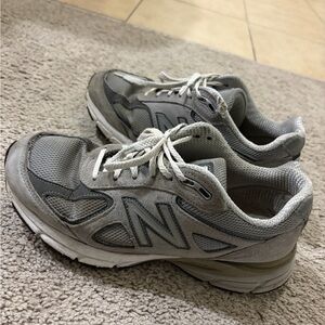 New Balance Gray 990 v4